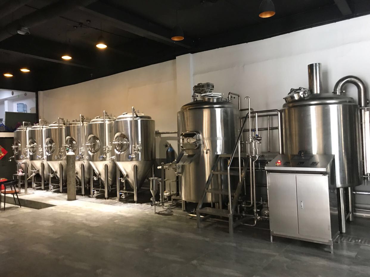 小型自釀啤酒屋設(shè)備 小型自釀啤酒屋設(shè)備